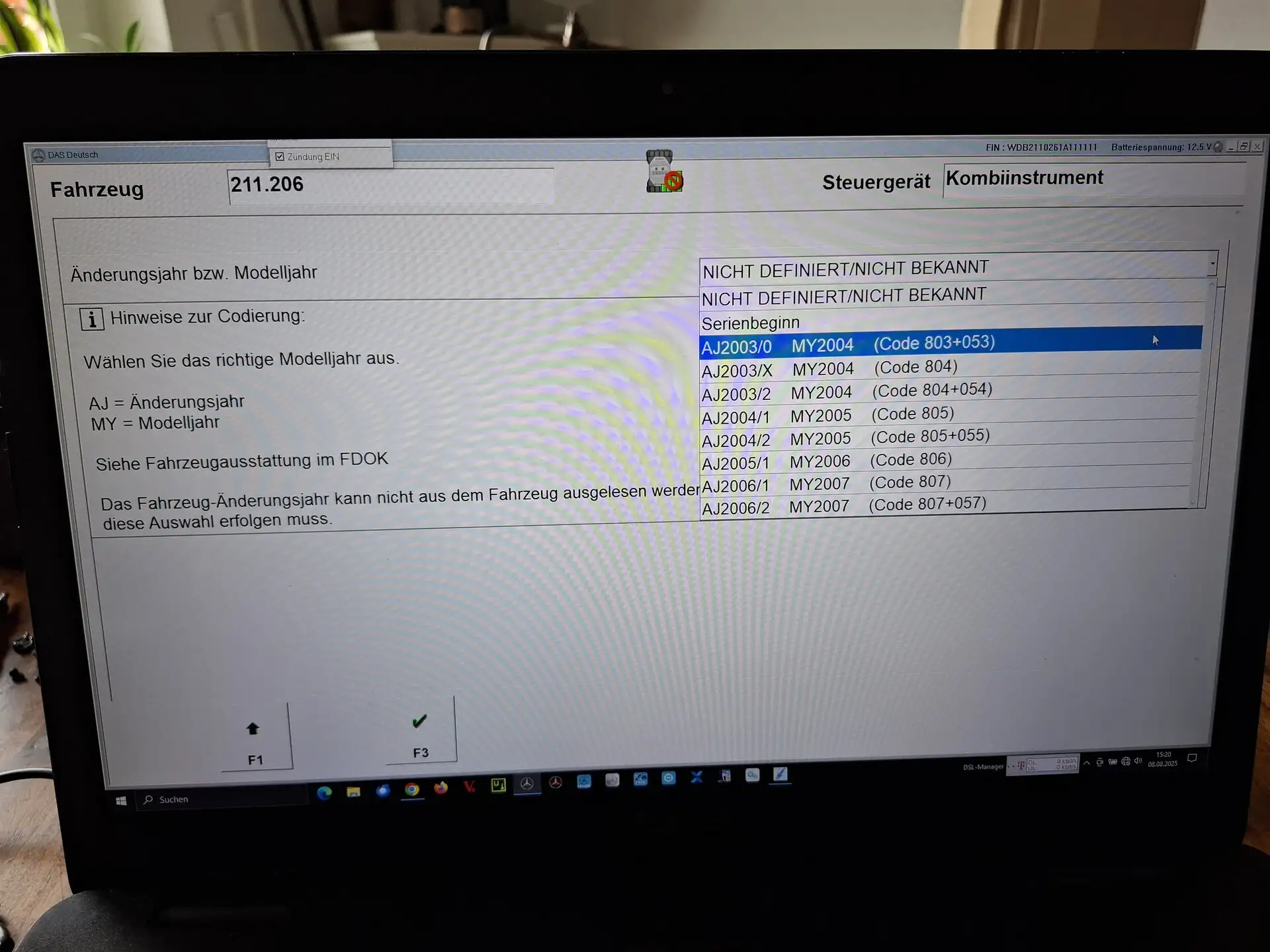 1000233544
